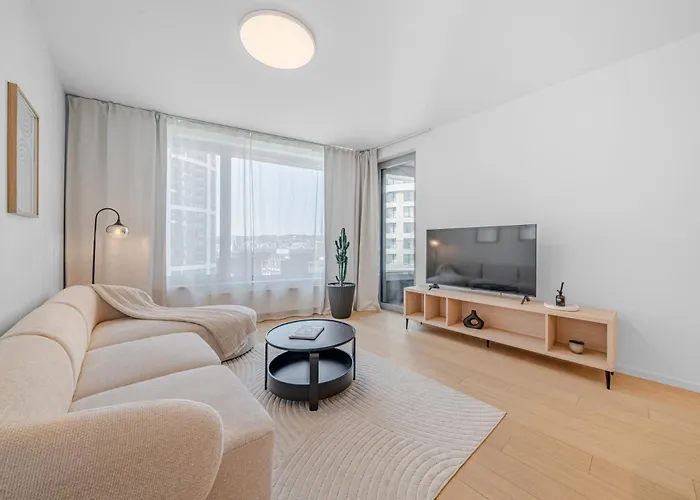 Cloud 9 Sky Park Elegance - Brand New Apartment With Stunning Views
